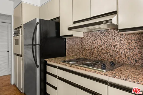 $699,000 | 1300 Midvale Avenue, Unit 408, Los Angeles, CA 90024