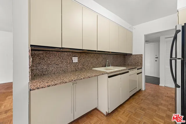 $699,000 | 1300 Midvale Avenue, Unit 408, Los Angeles, CA 90024