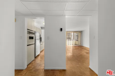 $699,000 | 1300 Midvale Avenue, Unit 408, Los Angeles, CA 90024