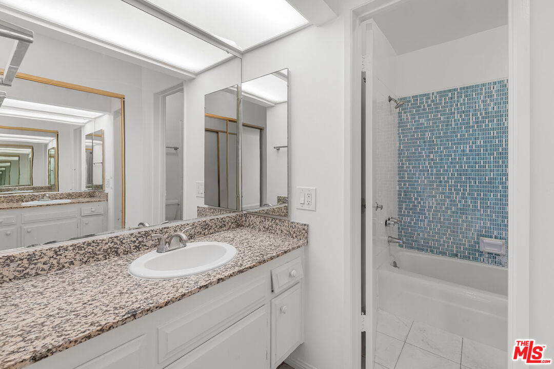 1300 Midvale Avenue, Unit 408 Los Angeles, CA 90024 - Photo 27 of 44