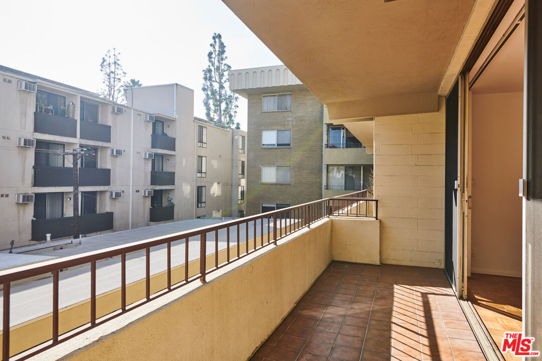 1300 Midvale Avenue, Unit 408 Los Angeles, CA 90024 - Photo 30 of 44