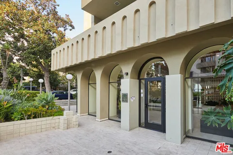 $699,000 | 1300 Midvale Avenue, Unit 408, Los Angeles, CA 90024
