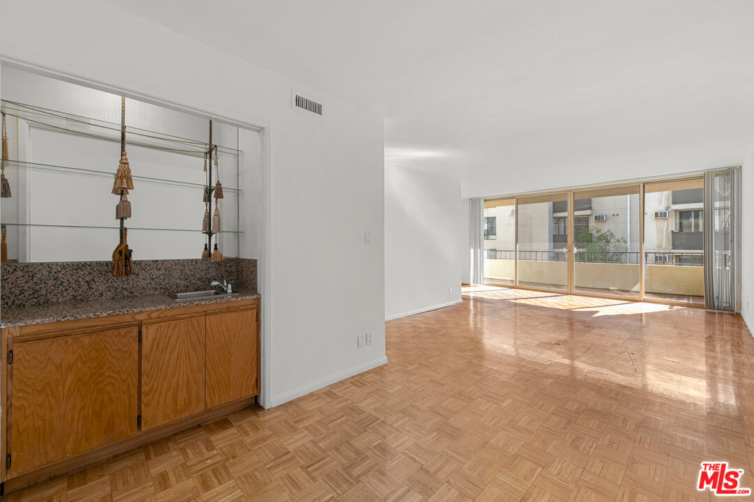 1300 Midvale Avenue, Unit 408 Los Angeles, CA 90024 - Photo 5 of 44