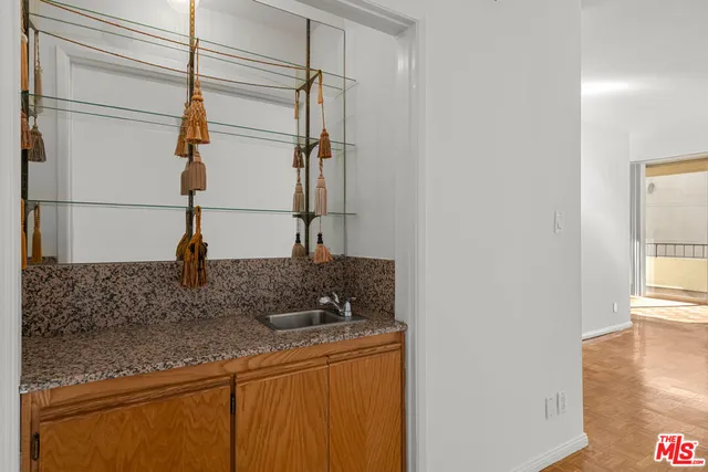 $699,000 | 1300 Midvale Avenue, Unit 408, Los Angeles, CA 90024