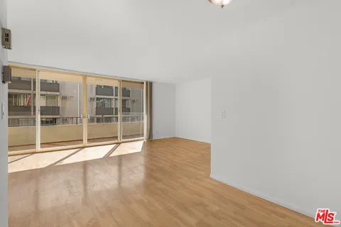 $699,000 | 1300 Midvale Avenue, Unit 408, Los Angeles, CA 90024