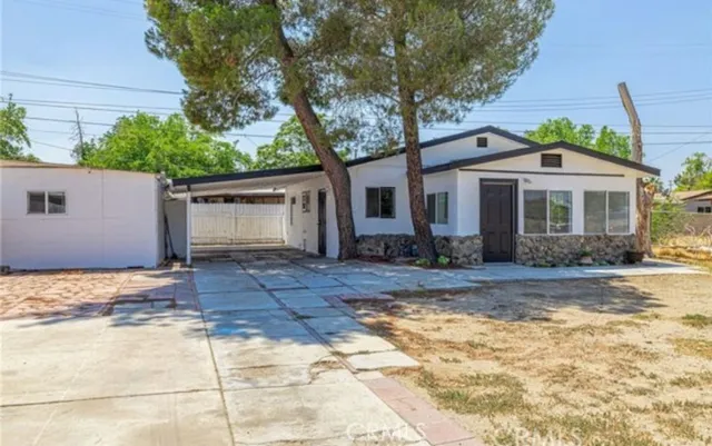 $2,300 | 1024 West Newgrove Street, Lancaster, CA 93534