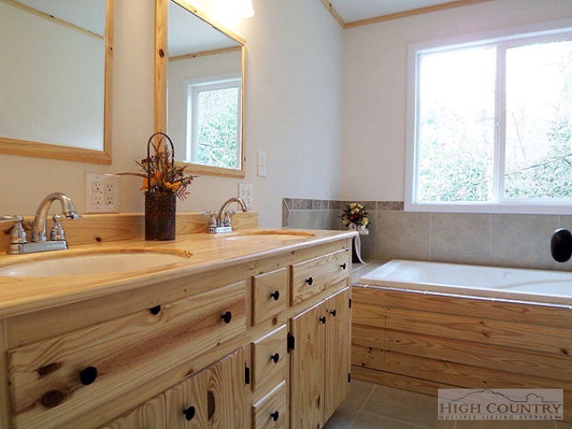 750 Niley Cook Road Blowing Rock, NC 28605 - Photo 22 of 23 Gallery Image 22