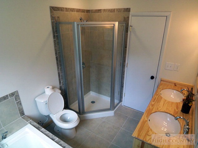 750 Niley Cook Road Blowing Rock, NC 28605 - Photo 4 of 23 Gallery Image 4