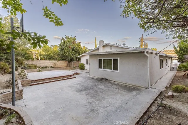 a view of a pathway of a building