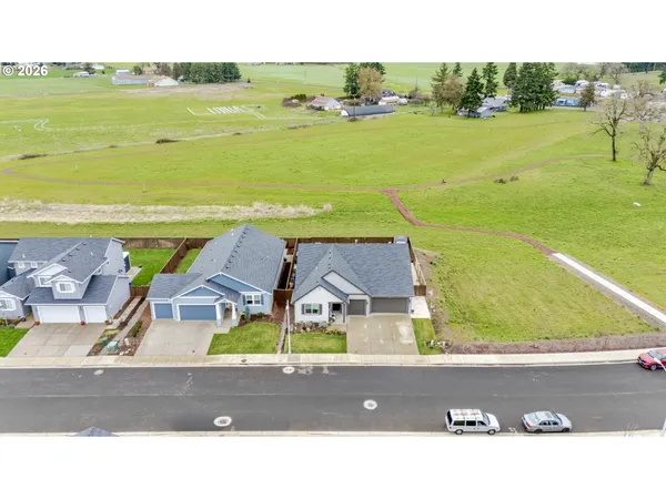 $549,900 | 2432 West 15th Avenue, Junction City, OR 97448