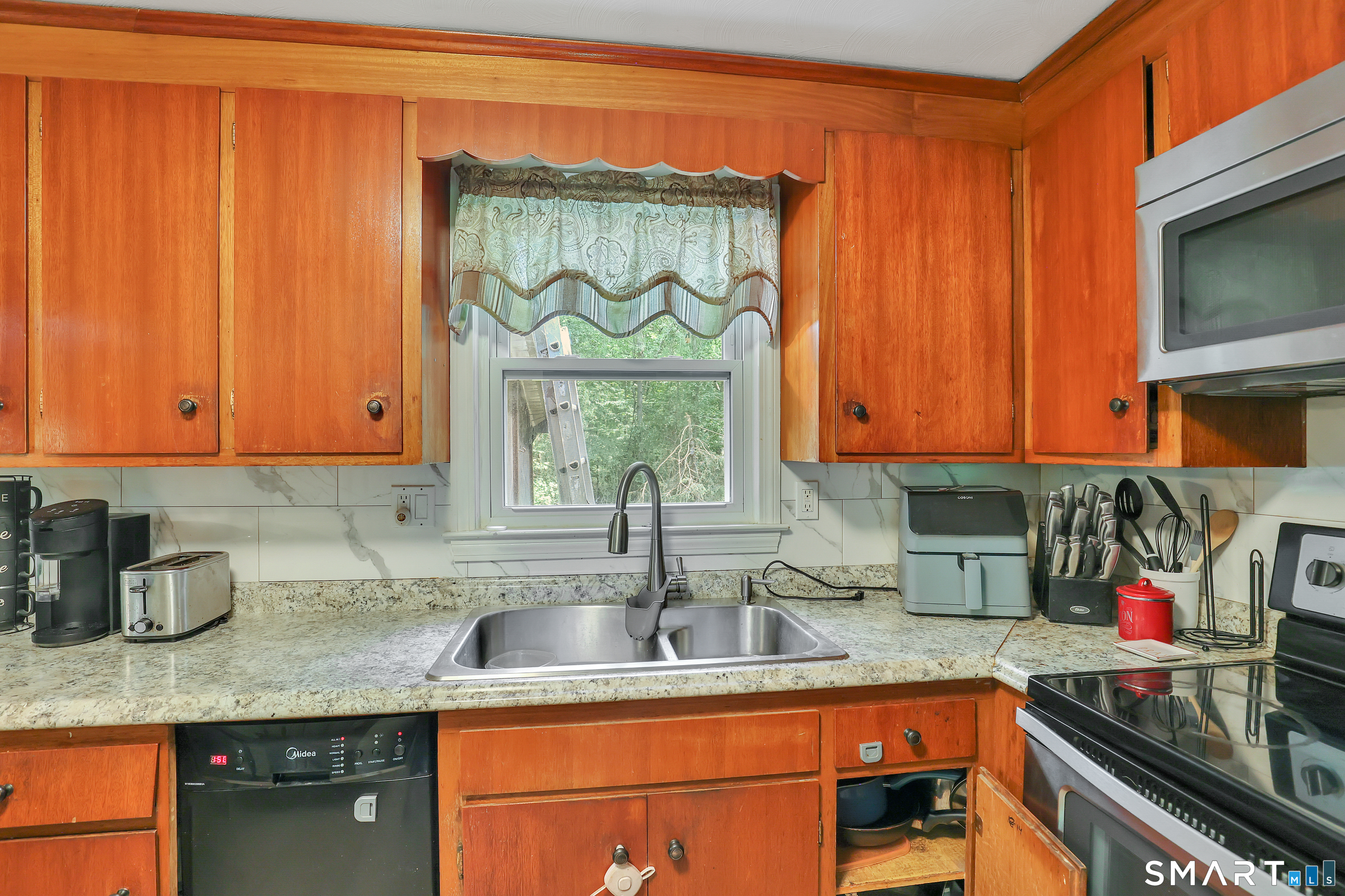49 Christy Hill Road Ledyard, CT 06335 - Photo 8 of 33