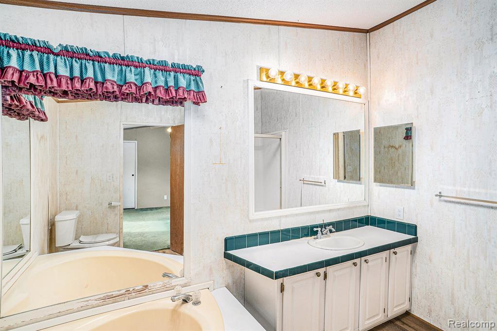 6701 Hazard Road Fenton, MI 48430 - Photo 9 of 13