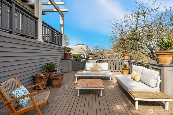 $2,065,000 | 2407 11th Avenue East, Seattle, WA 98102