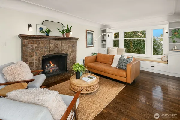 $2,065,000 | 2407 11th Avenue East, Seattle, WA 98102
