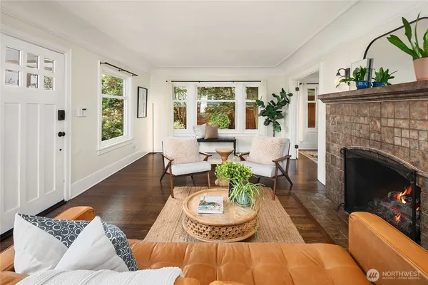 $2,065,000 | 2407 11th Avenue East, Seattle, WA 98102