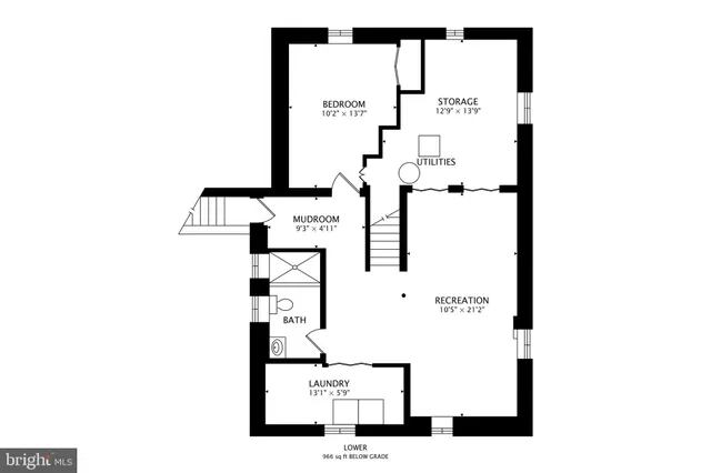 a picture of floor with lots of white walls