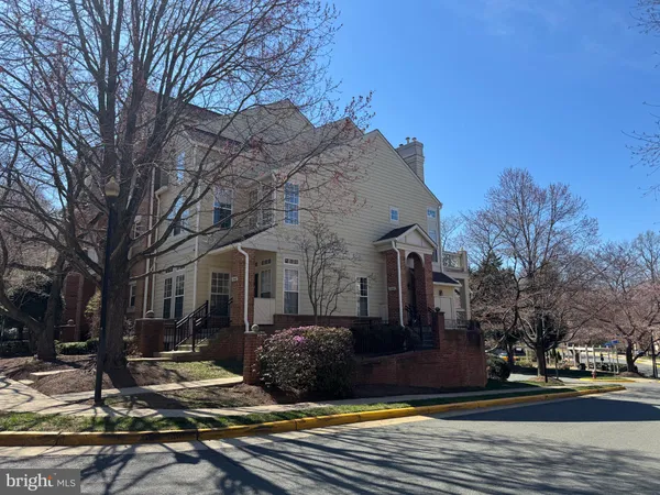 $315,000 | 1348 Garden Wall Circle, Unit 513, Reston, VA 20194