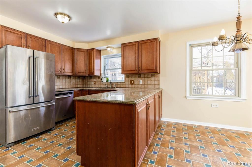 1442 Devonshire Road Grosse Pointe Park, MI 48230 - Photo 9 of 48