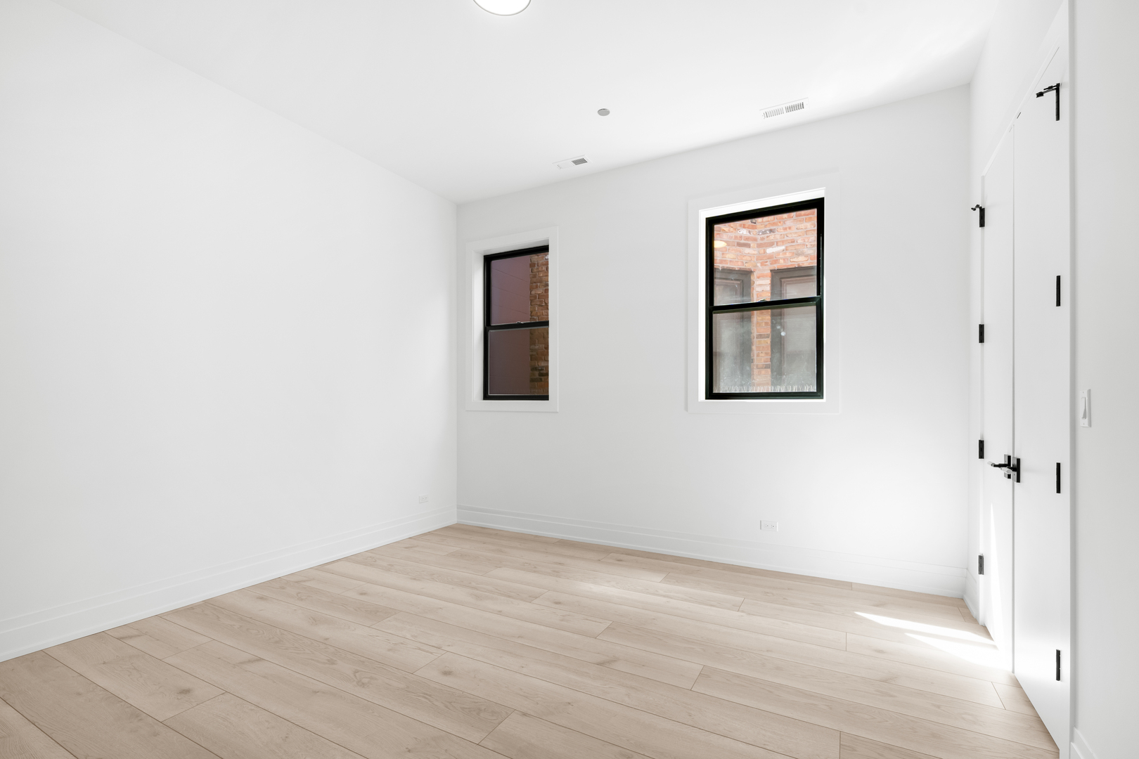 1331 West Taylor Street, Unit 4 Chicago, IL 60607 - Photo 13 of 28