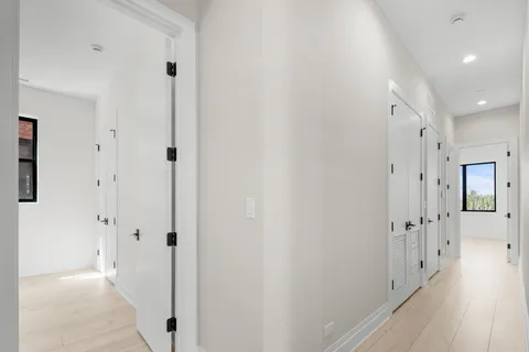 $8,000 | 1331 West Taylor Street, Unit 4, Chicago, IL 60607