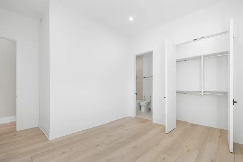 $8,000 | 1331 West Taylor Street, Unit 4, Chicago, IL 60607