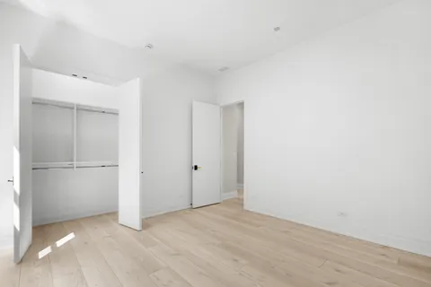 $8,000 | 1331 West Taylor Street, Unit 4, Chicago, IL 60607