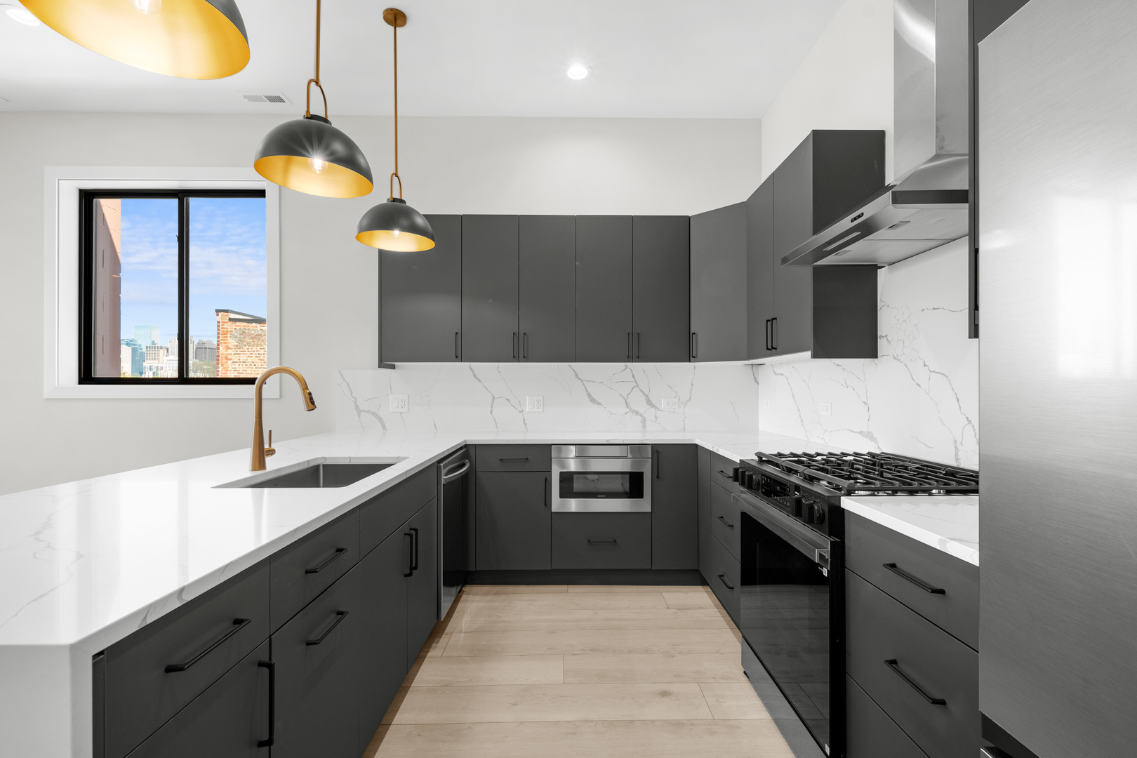 1331 West Taylor Street, Unit 4 Chicago, IL 60607 - Photo 5 of 28