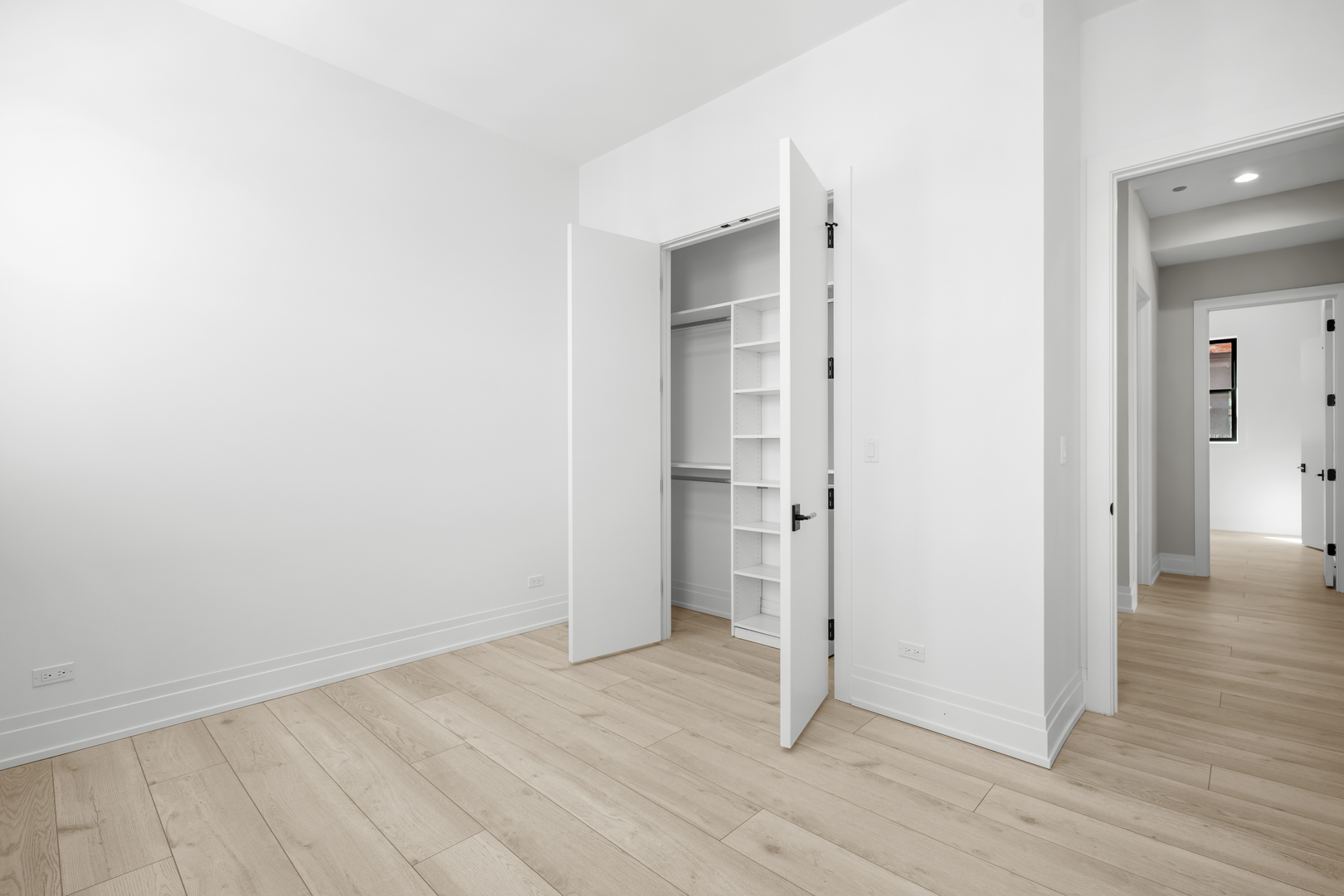 1331 West Taylor Street, Unit 4 Chicago, IL 60607 - Photo 9 of 28