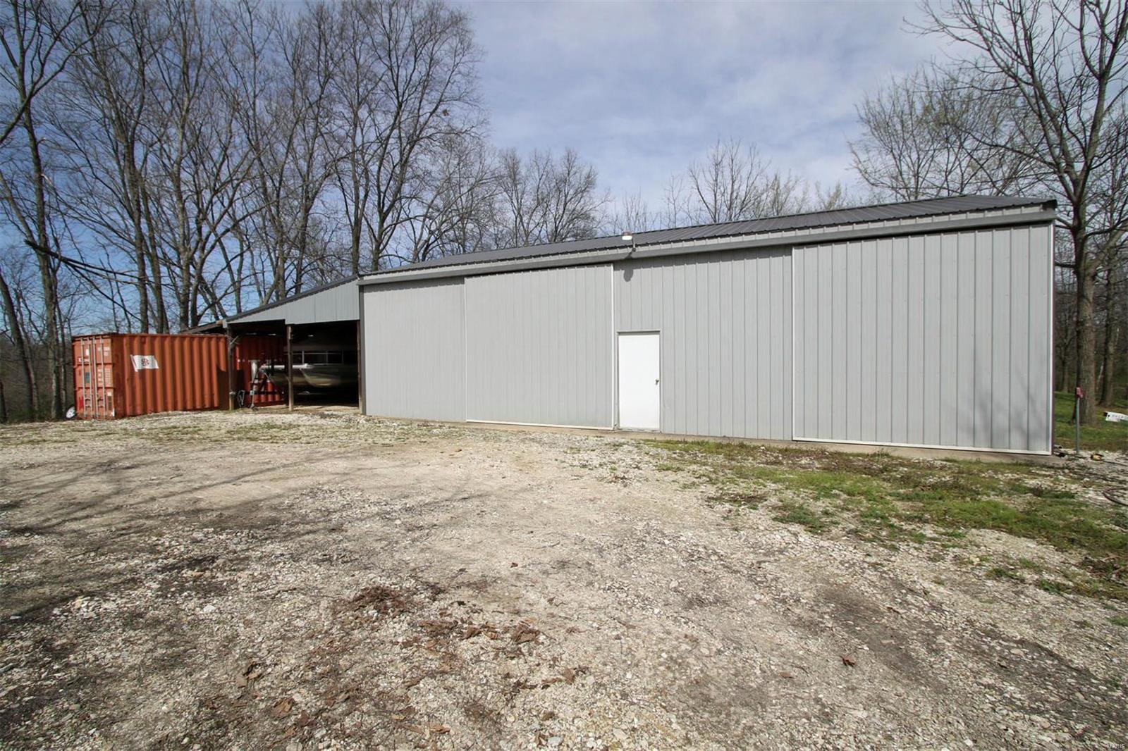245 Southeast 200 Avenue Carrollton, IL 62016 - Photo 16 of 34