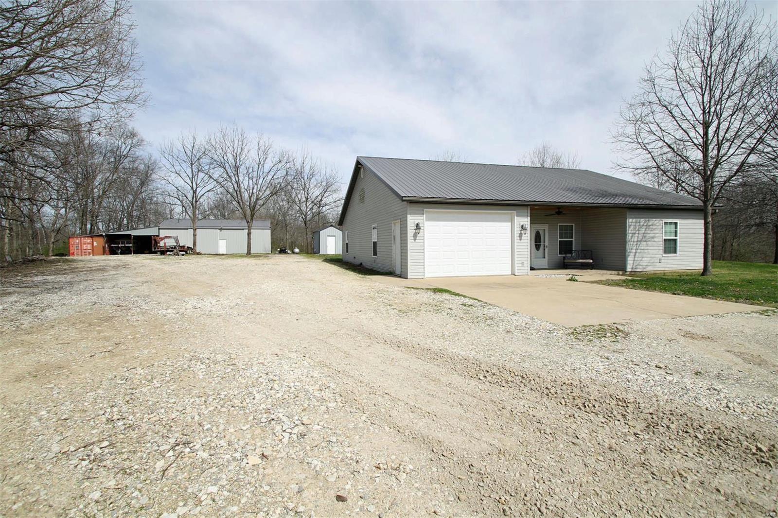 245 Southeast 200 Avenue Carrollton, IL 62016 - Photo 18 of 34