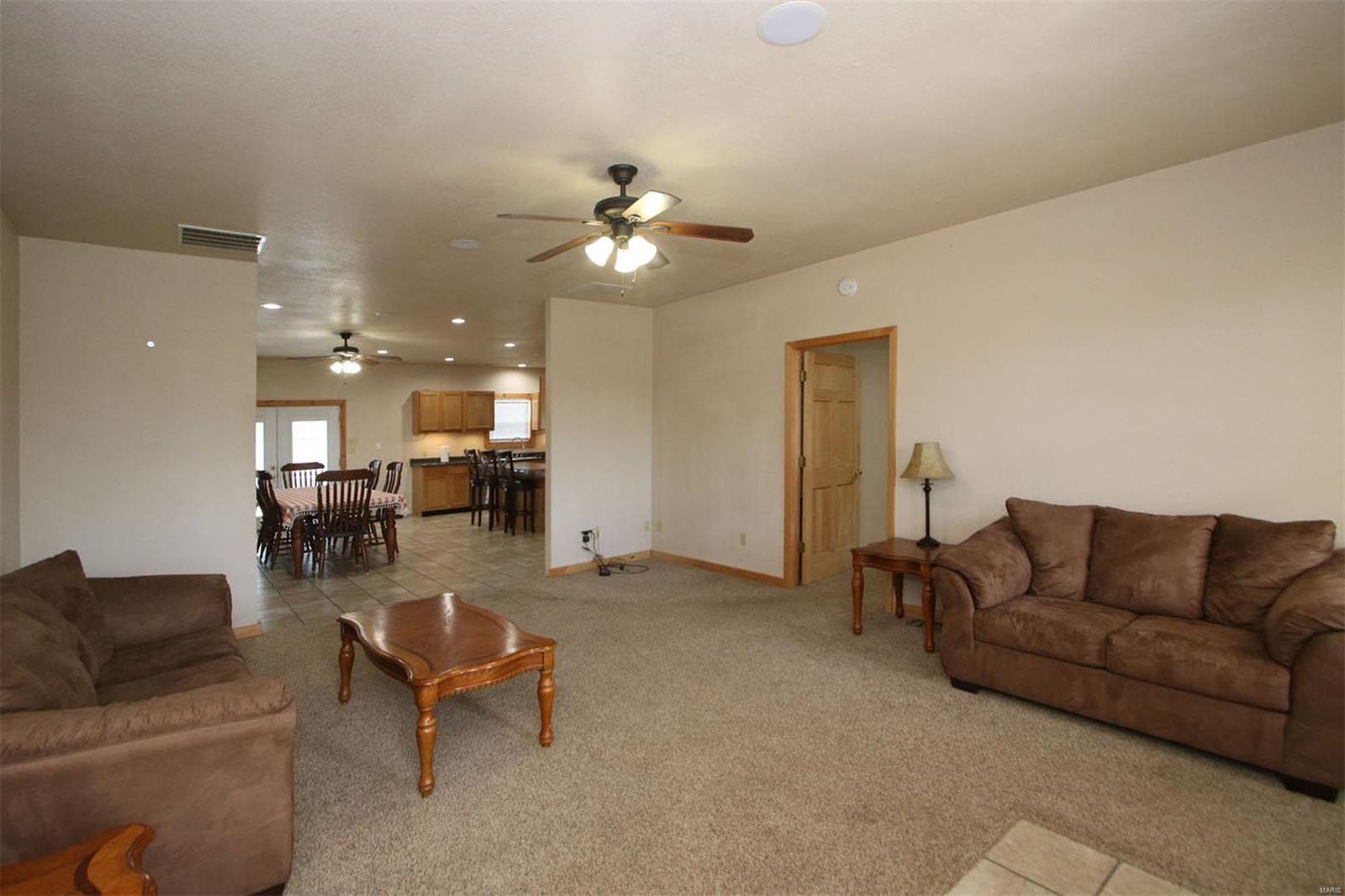 245 Southeast 200 Avenue Carrollton, IL 62016 - Photo 21 of 34