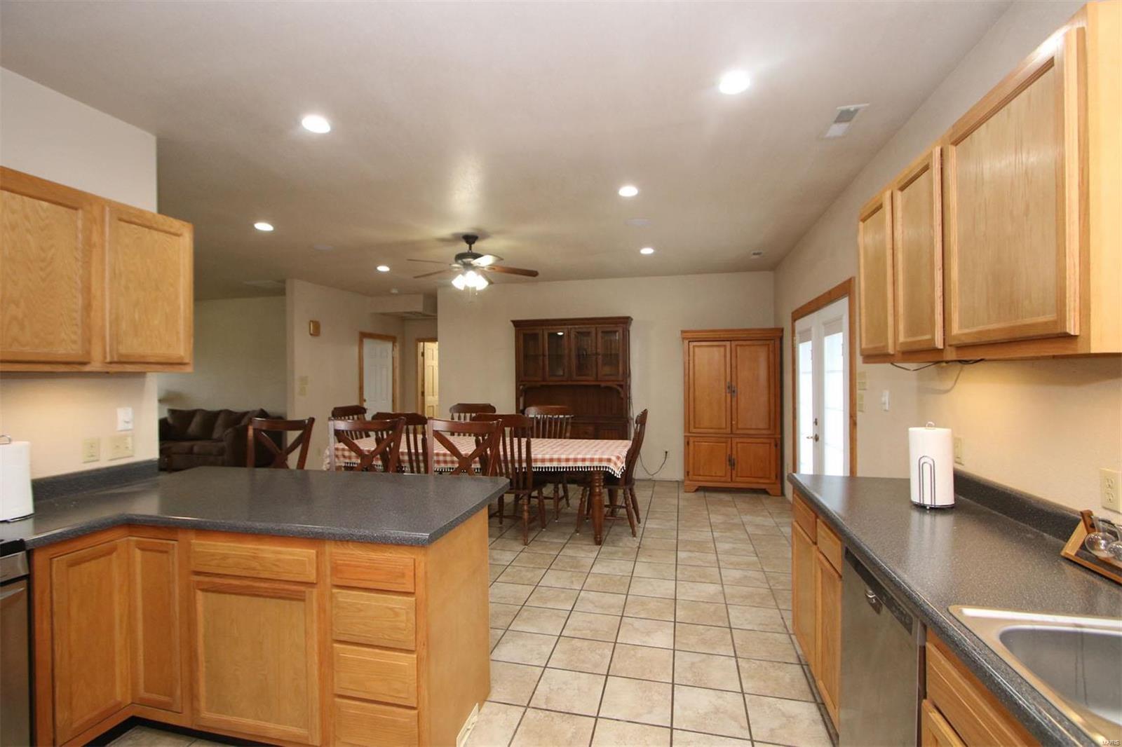 245 Southeast 200 Avenue Carrollton, IL 62016 - Photo 27 of 34