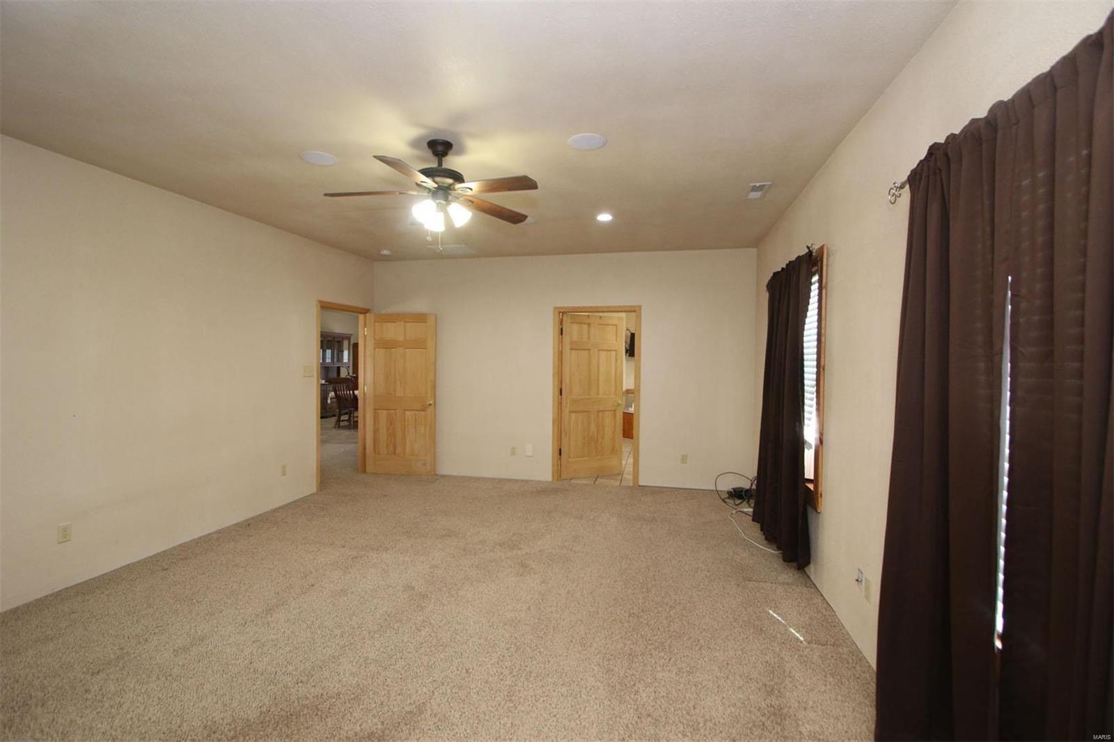245 Southeast 200 Avenue Carrollton, IL 62016 - Photo 29 of 34
