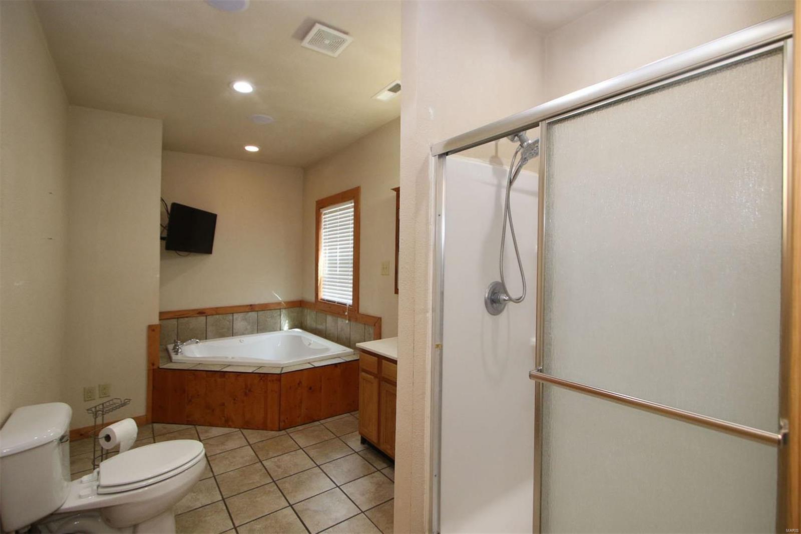 245 Southeast 200 Avenue Carrollton, IL 62016 - Photo 30 of 34