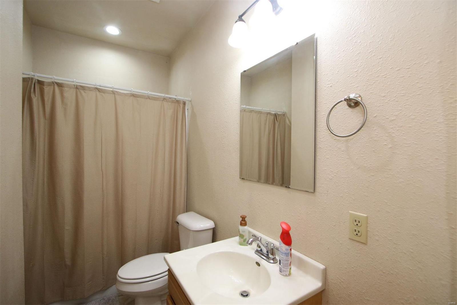 245 Southeast 200 Avenue Carrollton, IL 62016 - Photo 33 of 34
