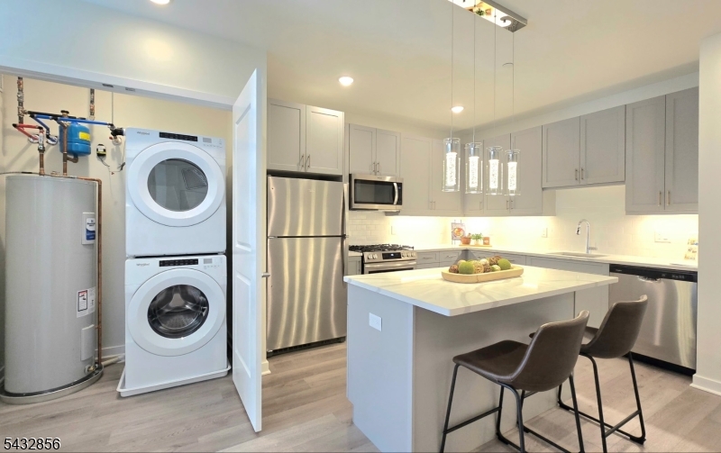 135 Fairfield Road, Unit 307 Fairfield, NJ 07004 - Photo 2 of 9