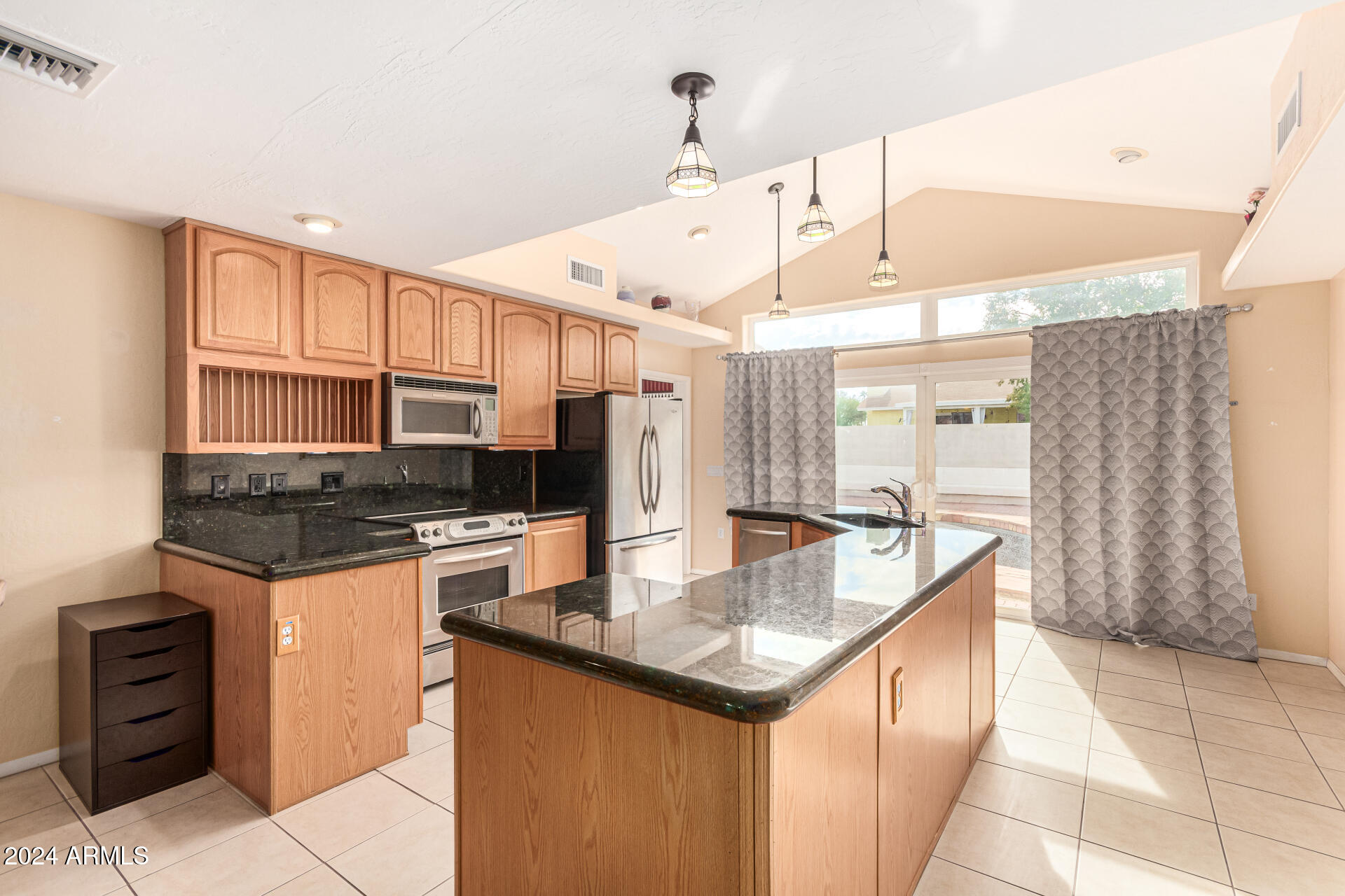2127 East Kathleen Road Phoenix, AZ 85022 - Photo 7 of 28 15-Kathleen