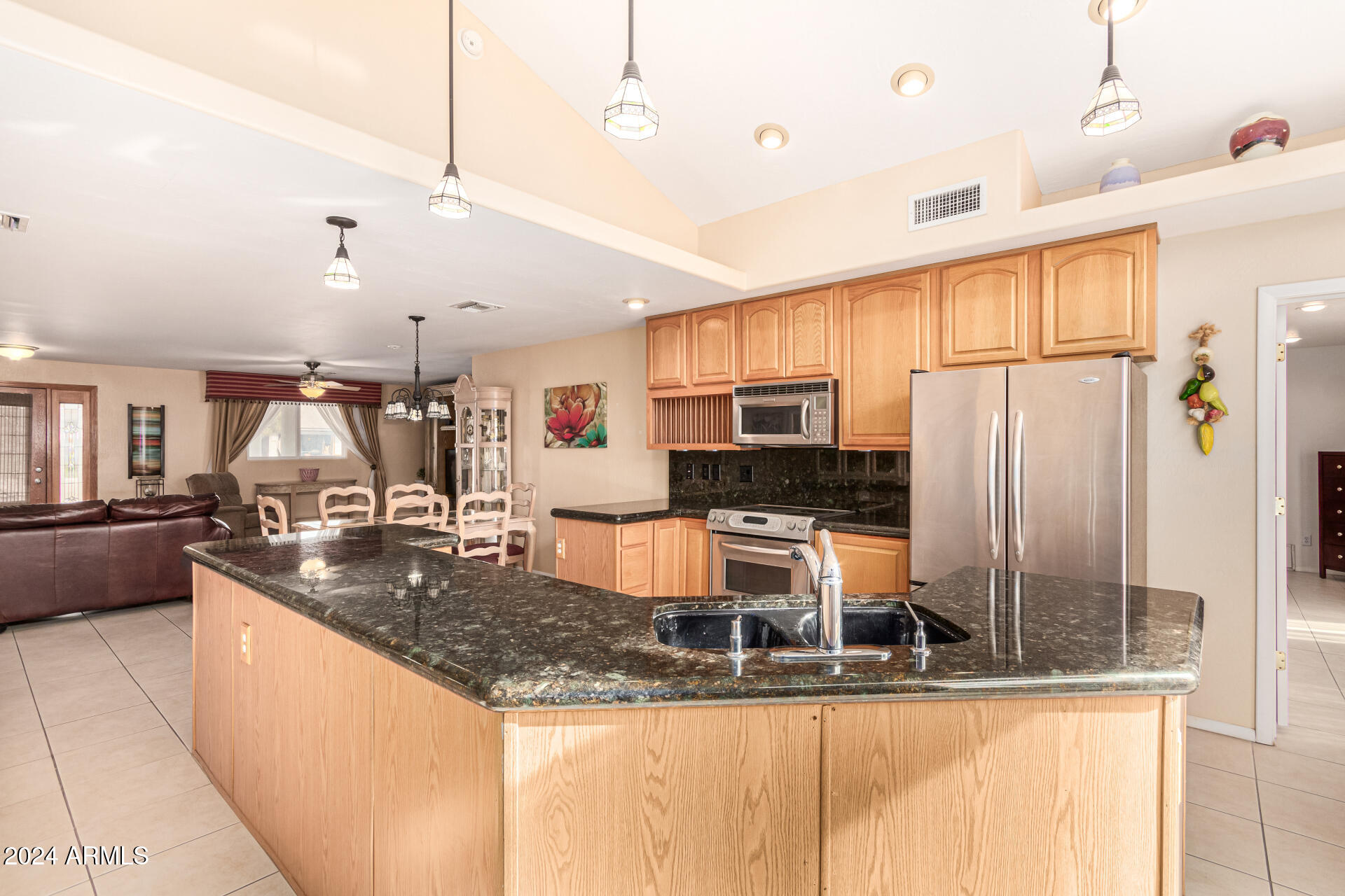 2127 East Kathleen Road Phoenix, AZ 85022 - Photo 8 of 28 16-Kathleen