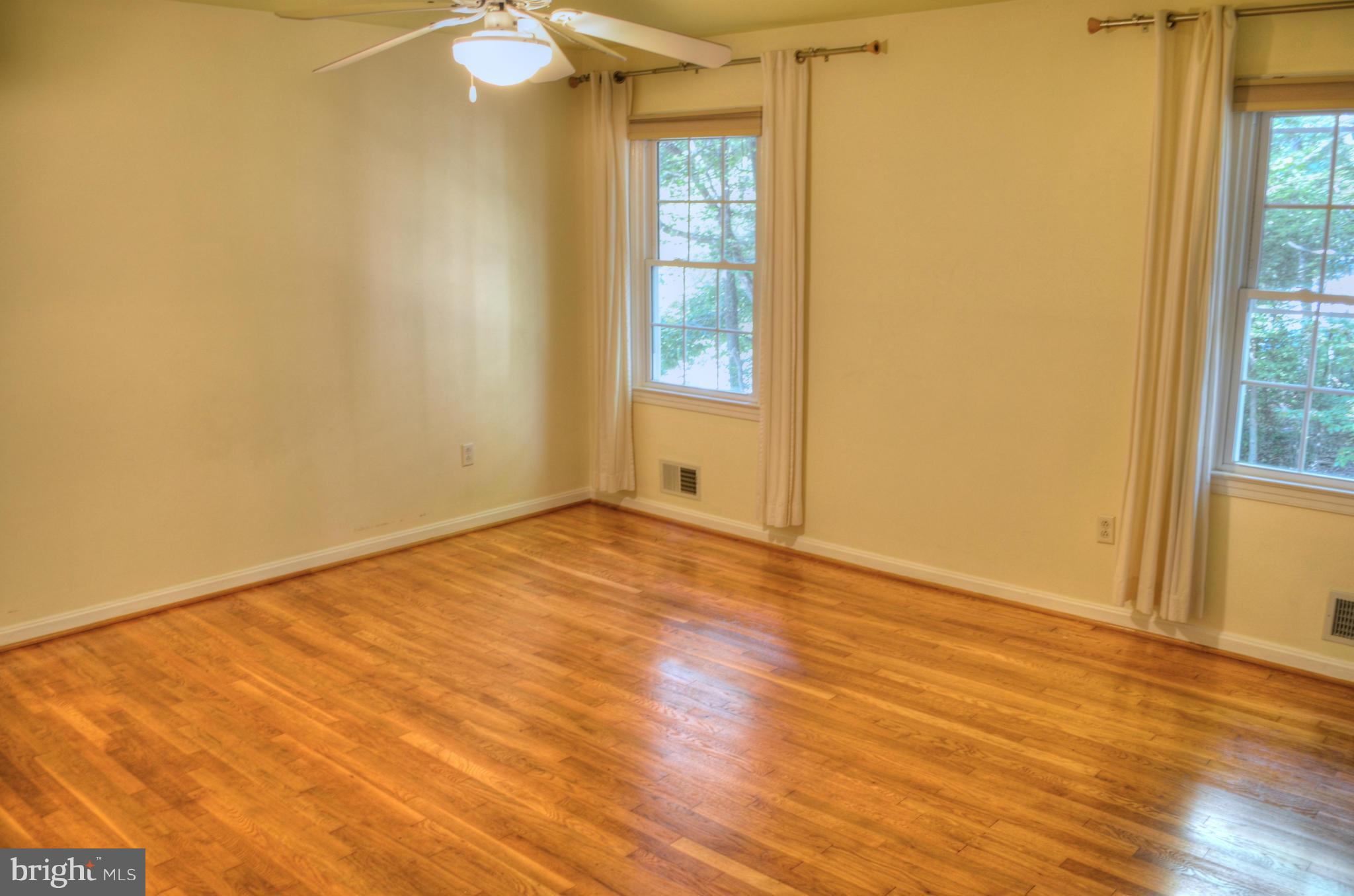 2528 Pinoak Lane Reston, VA 20191 - Photo 8 of 15 Bedroom