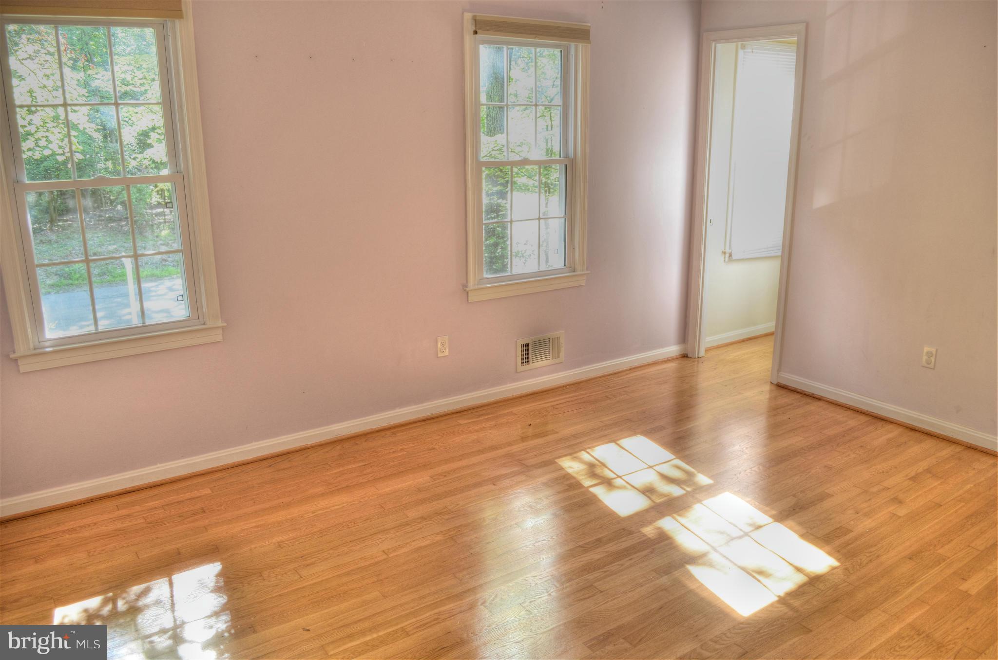 2528 Pinoak Lane Reston, VA 20191 - Photo 10 of 15 Bedroom (Master)