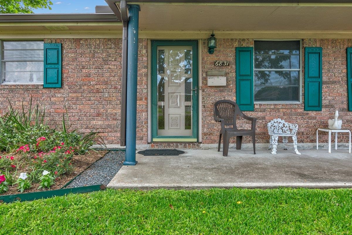 6831 Howe Street Groves, TX 77619 - Photo 2 of 34
