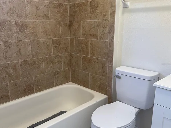 $1,400 | 623 Beckett Way, Unit B, Tarpon Springs, FL 34689