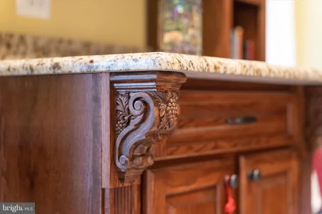 $735,000 | 13082 Park Crescent Circle, Herndon, VA 20171