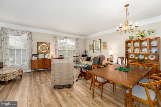 $735,000 | 13082 Park Crescent Circle, Herndon, VA 20171