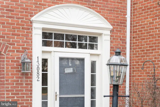 $735,000 | 13082 Park Crescent Circle, Herndon, VA 20171