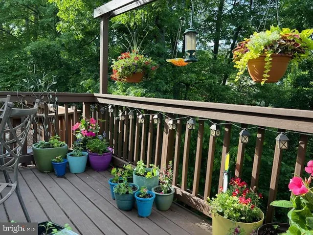 $735,000 | 13082 Park Crescent Circle, Herndon, VA 20171