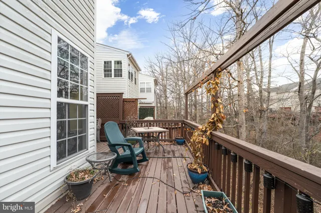 $735,000 | 13082 Park Crescent Circle, Herndon, VA 20171