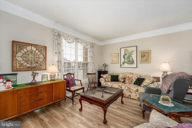 $735,000 | 13082 Park Crescent Circle, Herndon, VA 20171