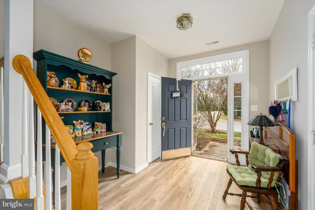 $735,000 | 13082 Park Crescent Circle, Herndon, VA 20171