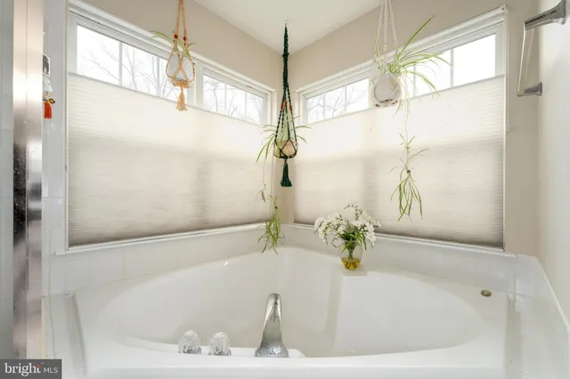 $735,000 | 13082 Park Crescent Circle, Herndon, VA 20171